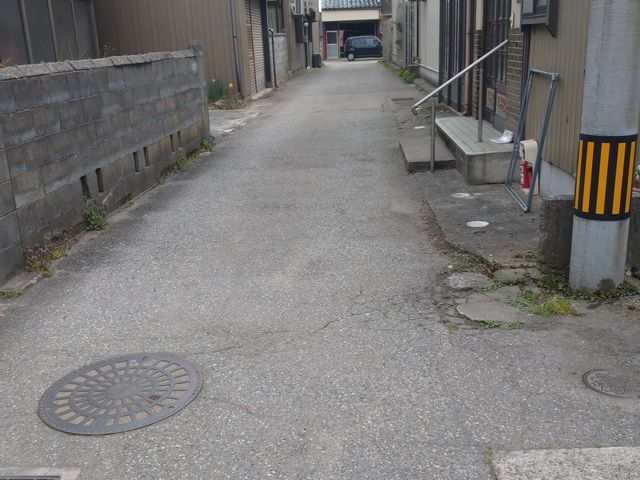 入り口前通路_猫飯屋にゃ庵