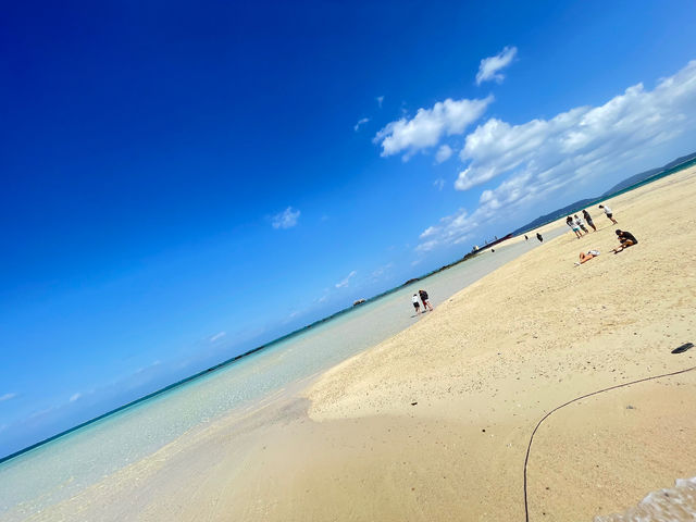 青い空と、青い海、サンゴの欠片で出来た秘境の島へ冒険へ!幻の島遠征コース_石垣島マリンガイド 美らさんた