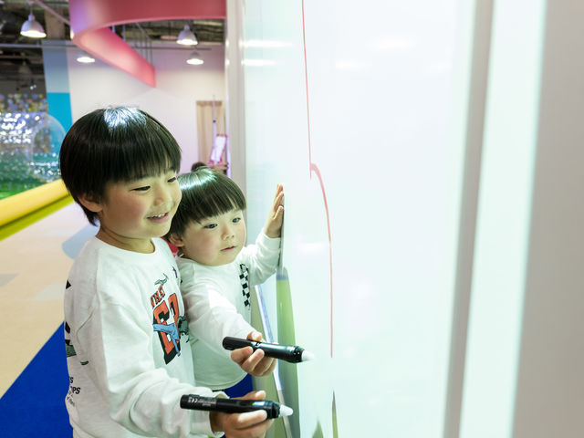 お絵かきコーナー:デジタルお絵かきで、子ども達の想像力を育みます♪_ハピピランド ラグーナ蒲郡店