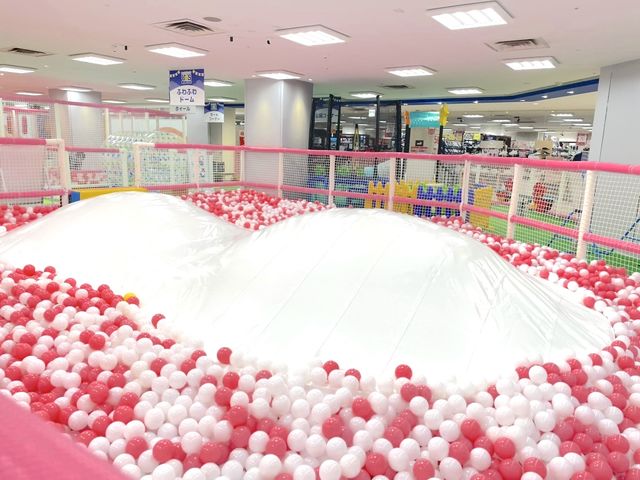 ふわふわドーム_キッズランドUS 東京ひばりが丘店