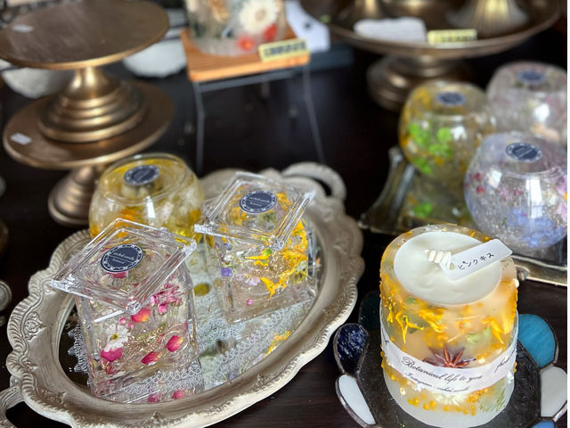 様々なキャンドルに合わせてキャンドルスタンドキャンドル雑貨も販売しております。_orchid.candle