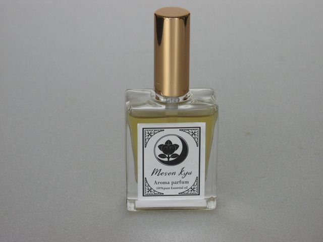フローラルブレンド
ジャスミンサンバックの魅力的で華やかなくせになりそうな香りです_メゾンキュー