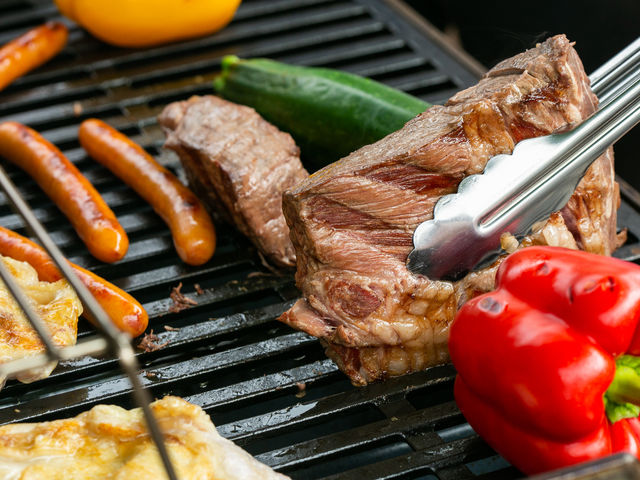 ガス専用グリルで大胆に調理して_STRBBQ