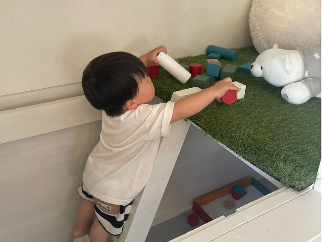 キッズスペース完備しています。
小さなお子さま連れの方も安心して、お買い物やワークショップをお楽しみ頂けます。_HANAP