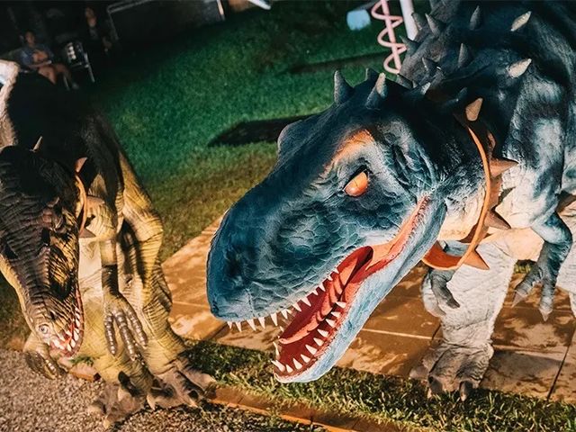 【超ド迫力!恐竜ショー】_ヴィラフロムオキナワ