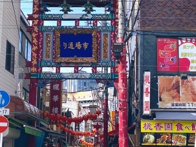美味しいものが並ぶ市場通りの近くです_ラットのおうちran run Rat