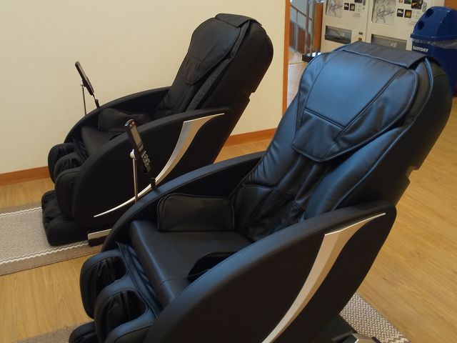 何と2階には無料マッサージチェアがあります!_宮の街道温泉 江戸遊