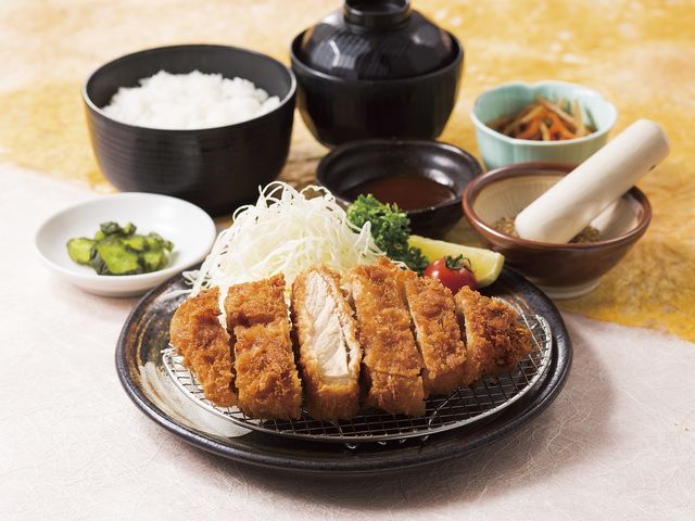 厚切り!
熟成とんかつ定食_おふろの王様海老名店