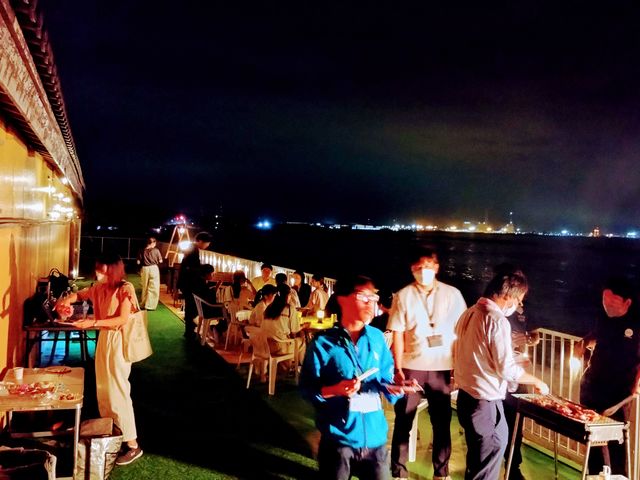 波音を聞きながらBBQが楽しめます。_イバフォルニア・ベース