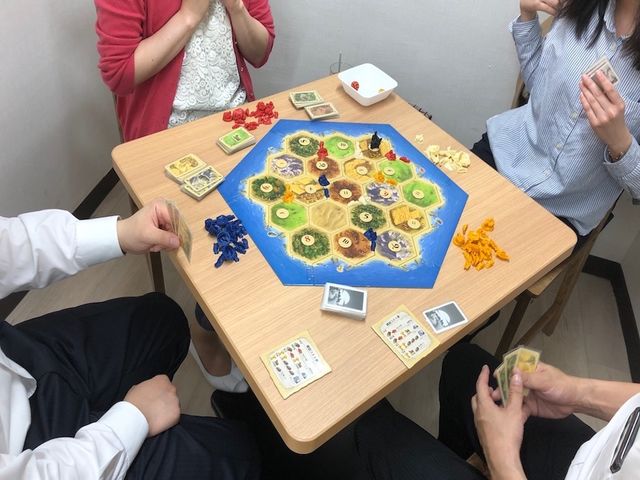 1番人気のカタンをプレイ中_ボードゲームカフェONE