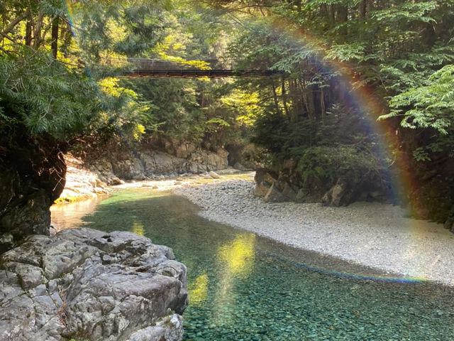 阿寺ブルーと虹_阿寺ブルー