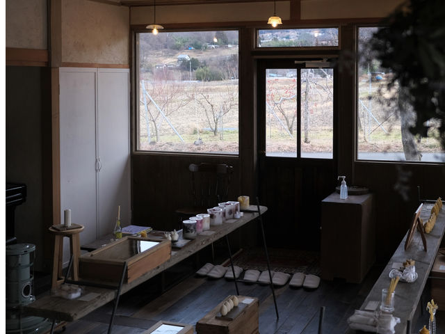 ショップのキャンドルはお土産にもお勧めです。ゆっくりくつろぎながらお買い物してくださいね。_kotobukirokets