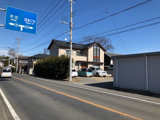 県道86号線沿いです。
クランク交差点より南に3軒目になります。_カントリーファーム
