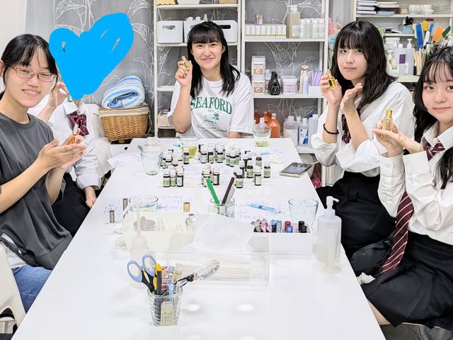 修学旅行の自由時間に
香水作り_Antyusa