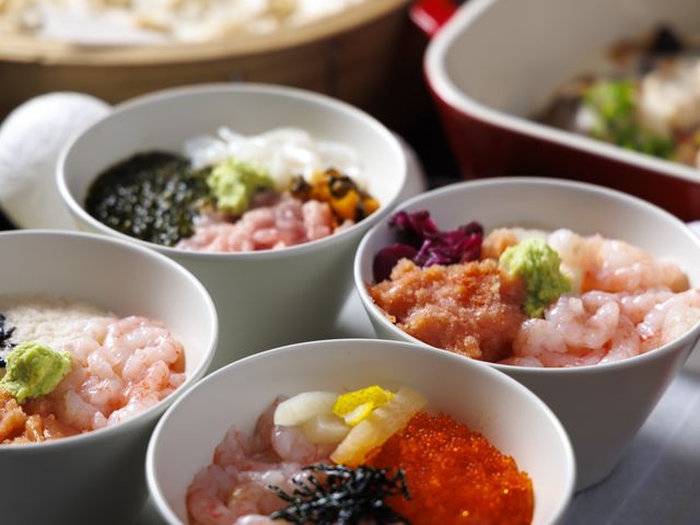 お好みの具材でオリジナル丼を_箱根ホテル小涌園 フォンテンブロー