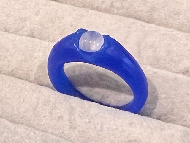 出来上がったWAXにお選び頂いたルースをはめてみて出来上がりを確認します。_MilleReve
