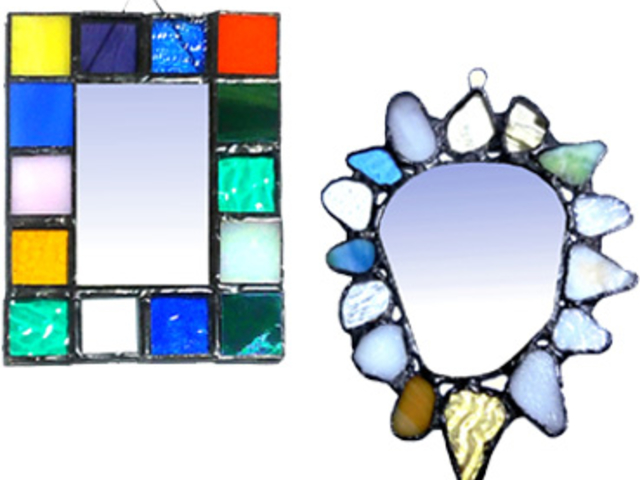 鏡の周りに色とりどりのガラスをはんだ付け_ARTGLASS HORI イベント
