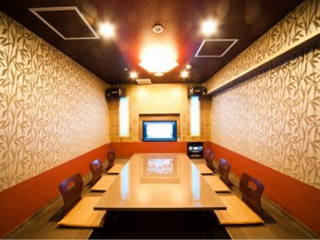 カラオケ レインボー 熊取店の写真1