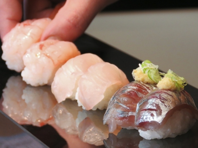 廻転寿司弁慶 ピア万代店 別館 立食い弁慶の写真1