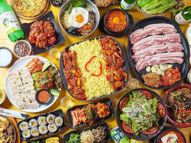 韓国料理 明洞クムデジの写真1
