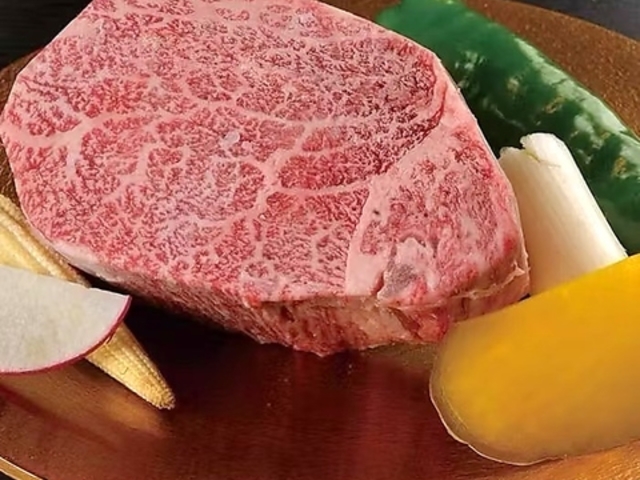 演出鉄板ステーキ&BARココットアルファ京都河原町の写真1