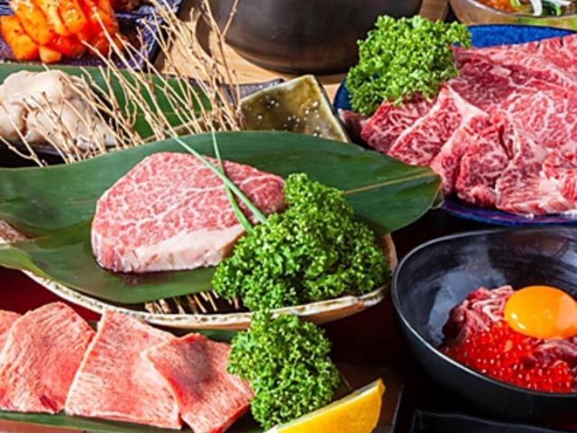 炭火焼肉酒房 牛寿の写真1