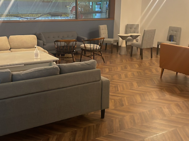 Cafe &bar TTT カフェアンドバー ティースリーの写真1