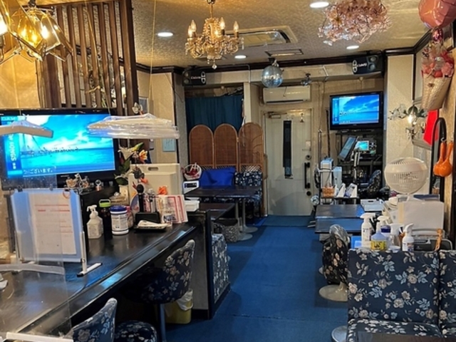 カラオケバー 金ちゃんの写真1