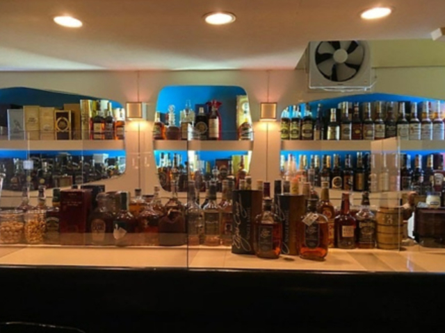 Fujisans_Bar フジサンズ バーの写真1