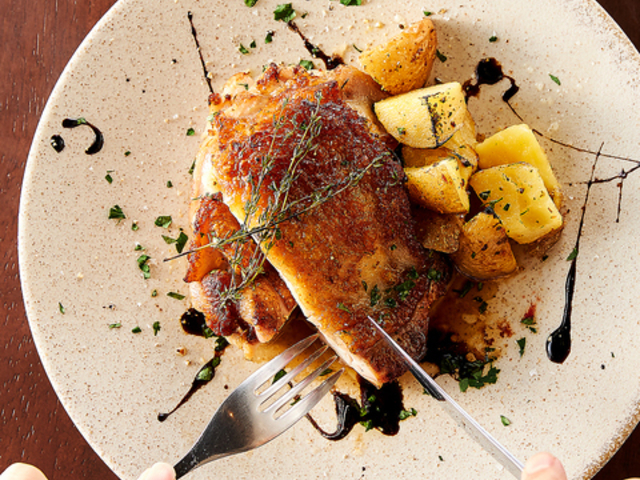 RETRO RESTAURANT&BAR レトロ レストランアンドバーの写真1