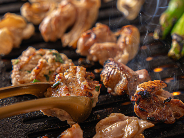 地鶏鉄板焼 笑愛の写真1