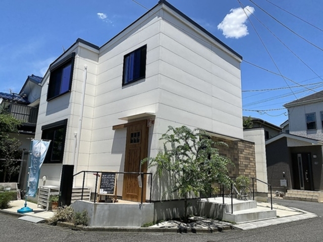 homage LESSON&CAFE オマージュレッスンアンドカフェの写真1