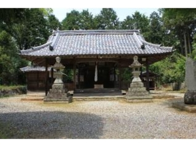 六所神社の写真1