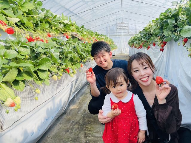 よ〜く見ると、襟元が真っ赤っか(笑) たくさん食べてくれてありがとね!_小山ファーム