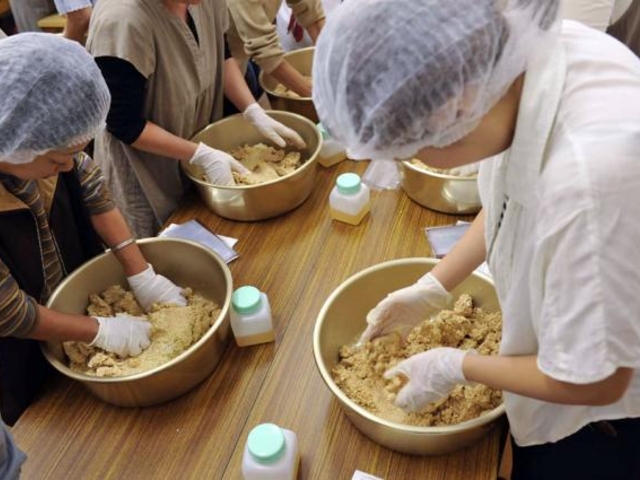 味噌作り体験の写真1