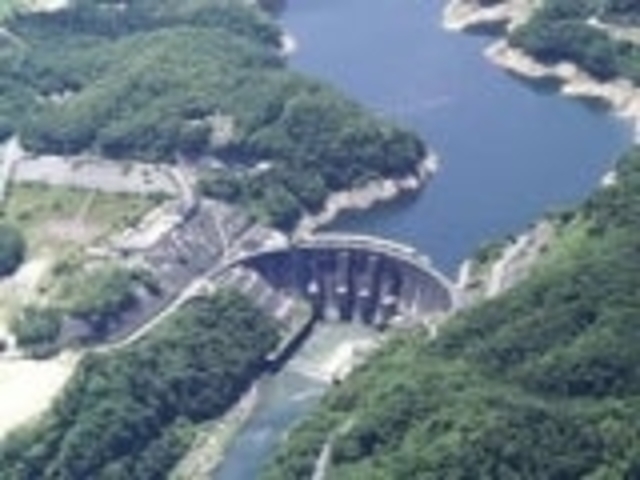 高山ダムの写真1
