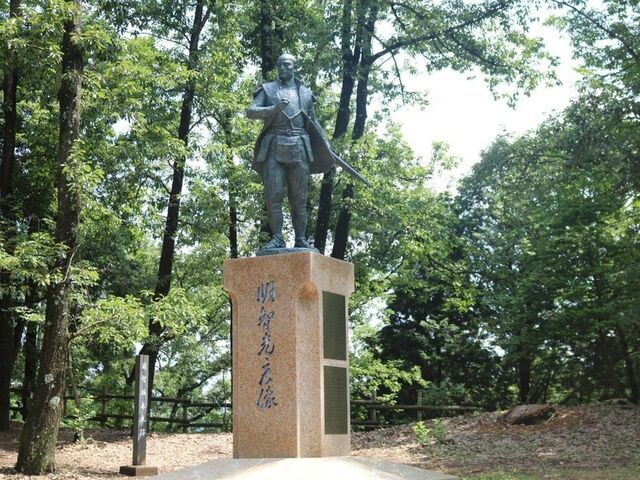 明智光秀公ブロンズ像の写真1