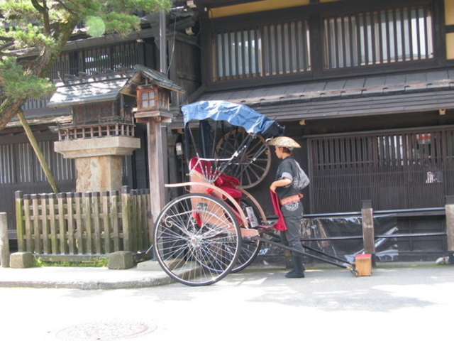 飛騨高山・観光人力車 ごくらく舎
