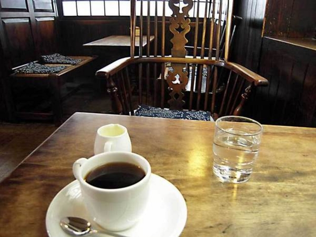 宿とコーヒー まるも