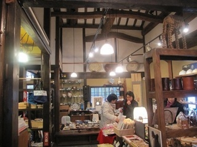 亀の井別荘 鍵屋