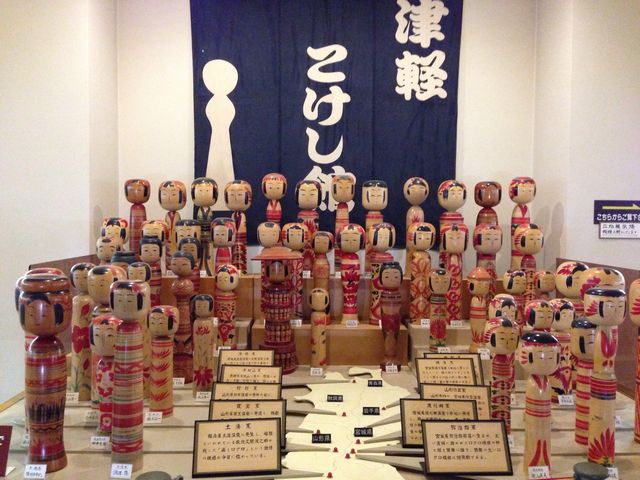 全国のこけし_津軽こけし館