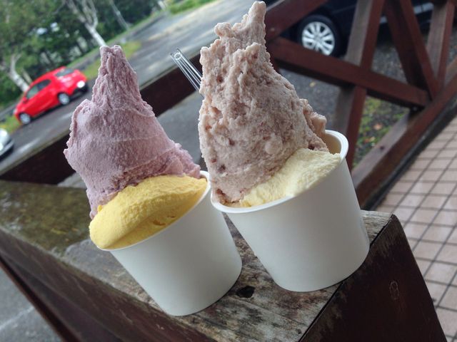 左 ハスカップ、かぼちゃ
右 小豆、トウモロコシ_アイスクリーム 花茶