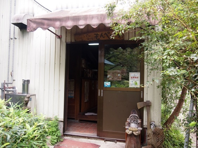 店内入口_もんぺとくわ