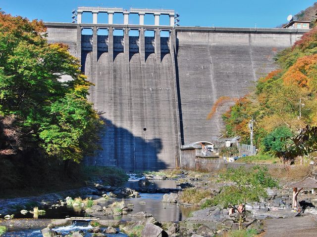 ダムと露天風呂_砂湯露天風呂