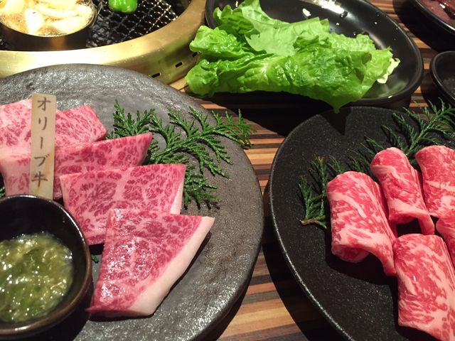 右側が焼きシャブかな?_焼肉 なかむら 屋島店