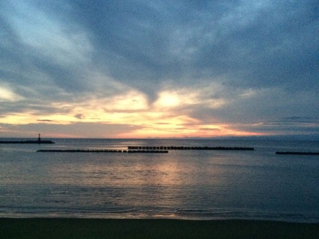 海を眺めながら足湯_松崎温泉