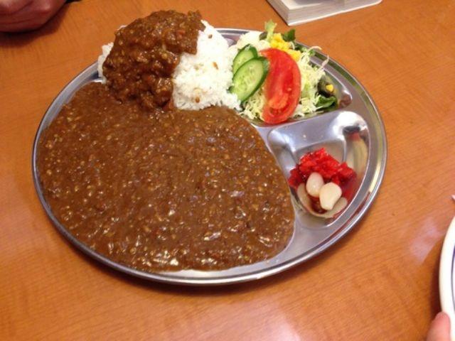 お店の人気キーマカレー。_ルポ