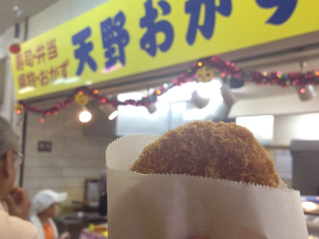 天野おかず店でパクリ♪_別府てんてく食べあるき・まちあるき