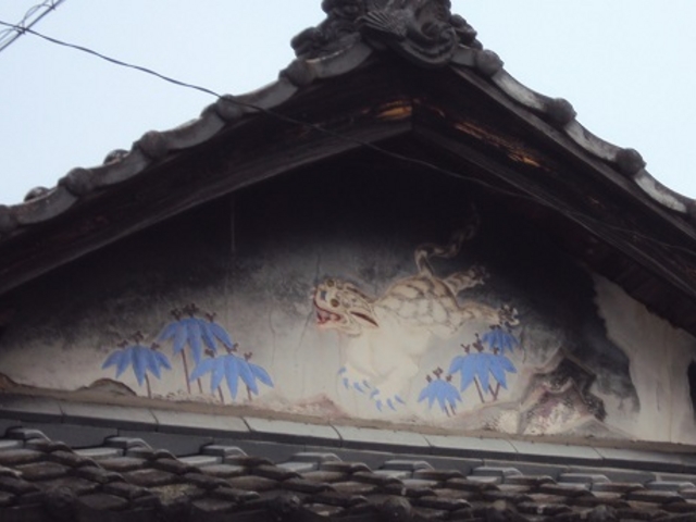 鏝絵は加来家の唐獅子_やまさ旅館