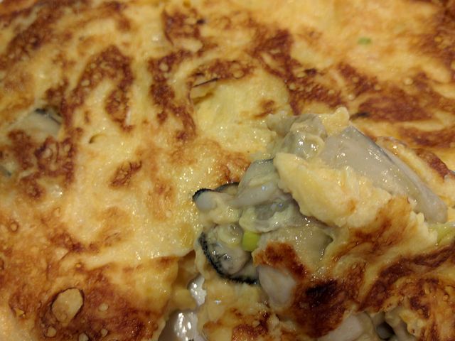 牡蠣がずっしり詰まっております_餃子 大陸